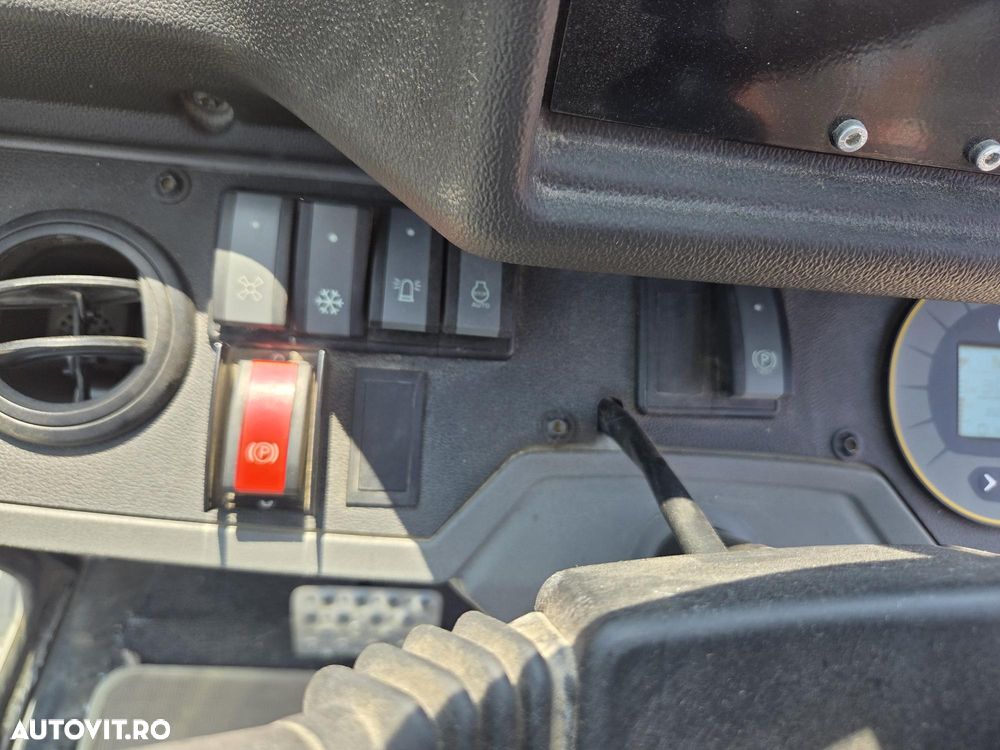 Wacker DUMPER 3 TONE, basculare LATARALA, CABINA cu aer conditionat, 2023, EX DEMO cu 152 ore, anv 98% ok, motor Perkins 50CP, lungime 3,7m, inaltime 2,8m, latime 1,8m, Masa operationala 5,8t, masa propie 2,8t, leasing 4 ani-CA NOU-PROMOTIE 26.900Eur+Tva - 17