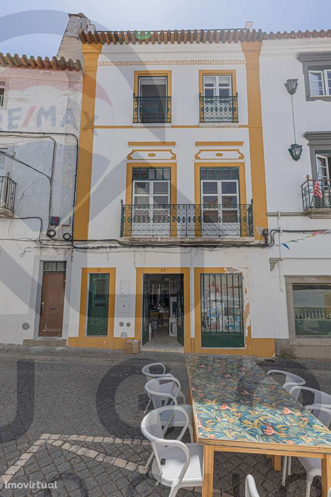 Moradia T3 Renovada no Centro Histórico de Évora – Charme Único - Grande imagem: 2/43