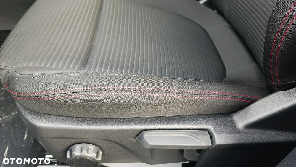 Ford Focus 1.0 EcoBoost mHEV ST-Line X - 24