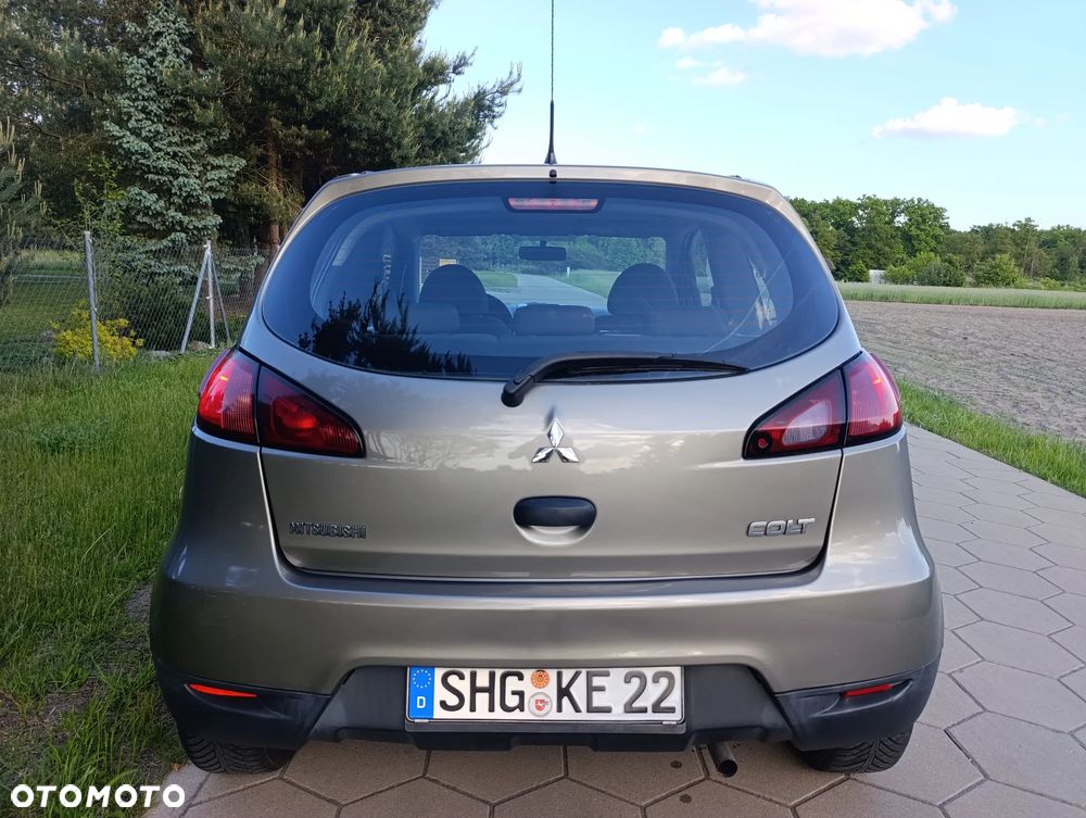 Mitsubishi Colt - 5