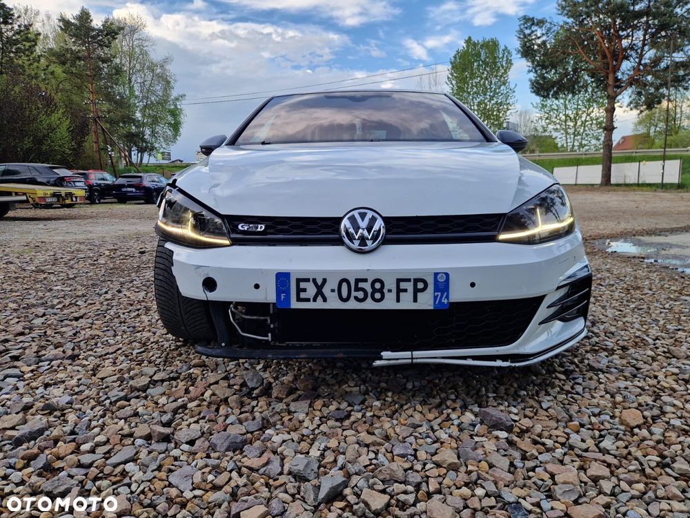Volkswagen Golf - 8