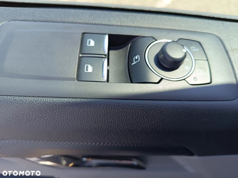 Ford Transit Custom Kombi 320 L2H1 AWD Limited M1 - 18