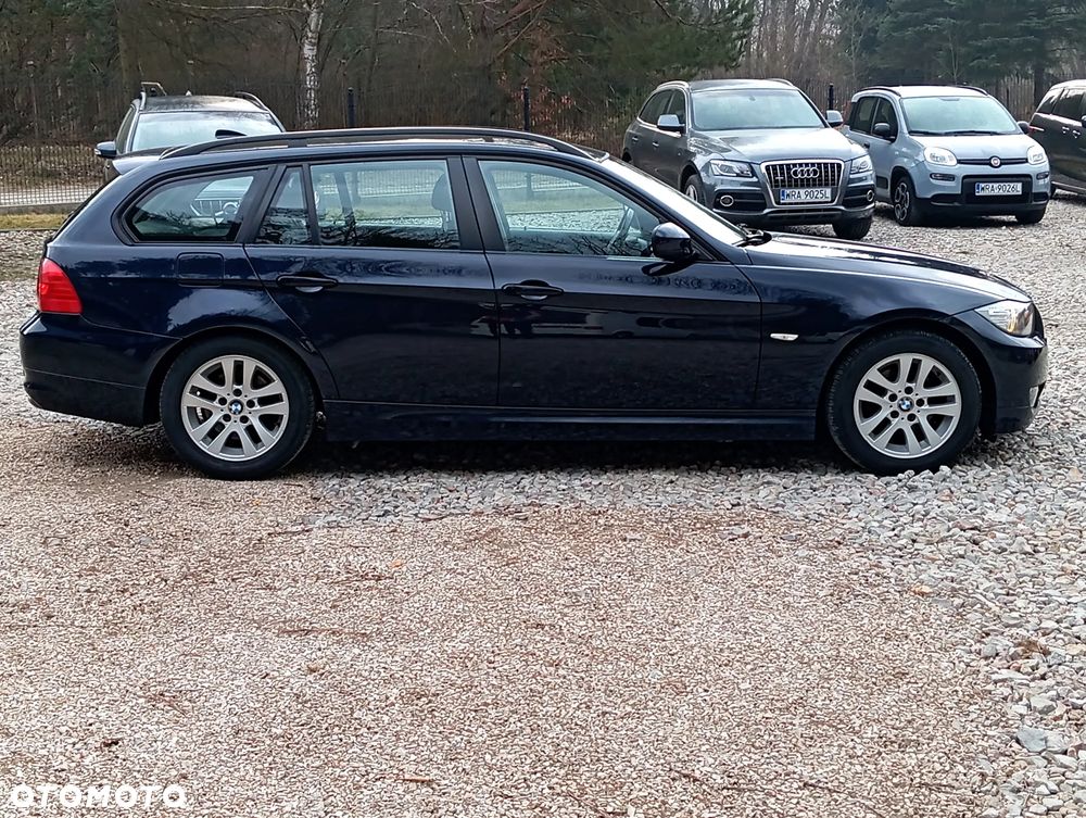 BMW Seria 3 318i Edition Sport - 9
