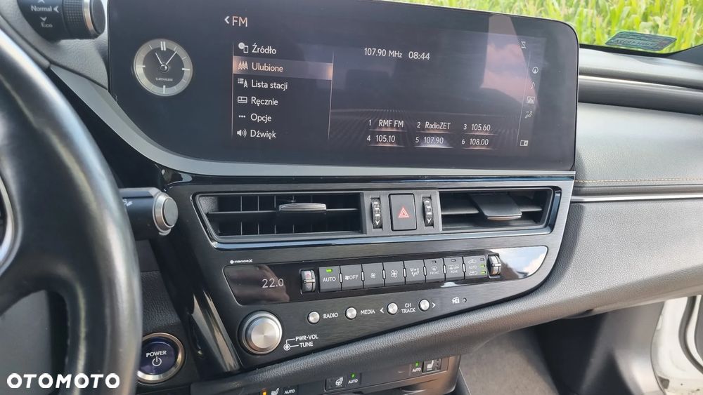 Lexus ES 300h Prestige - 38