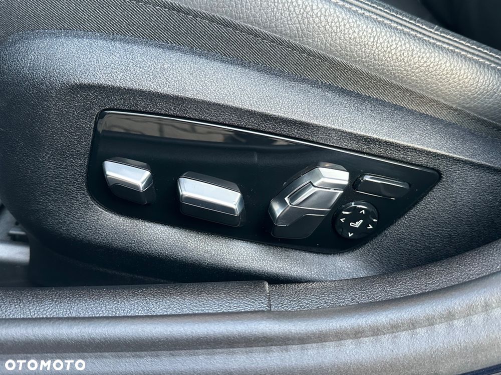 BMW Seria 5 530e xDrive M Sport sport - 35