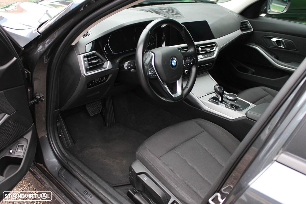 BMW 330 e Touring Auto - 5