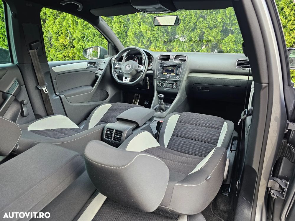 Volkswagen Golf - 10