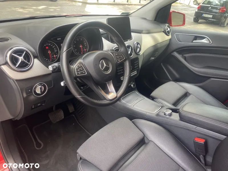 Mercedes-Benz Klasa B 220 4-Matic - 18