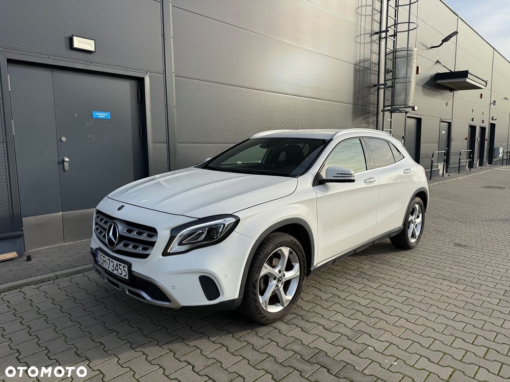 Mercedes-Benz GLA 200 7G-DCT Urban - 2