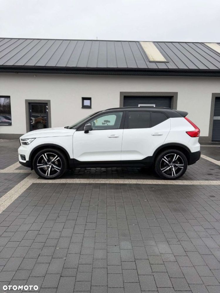 Volvo XC 40 D4 AWD R-Design (Intro Edition) - 8