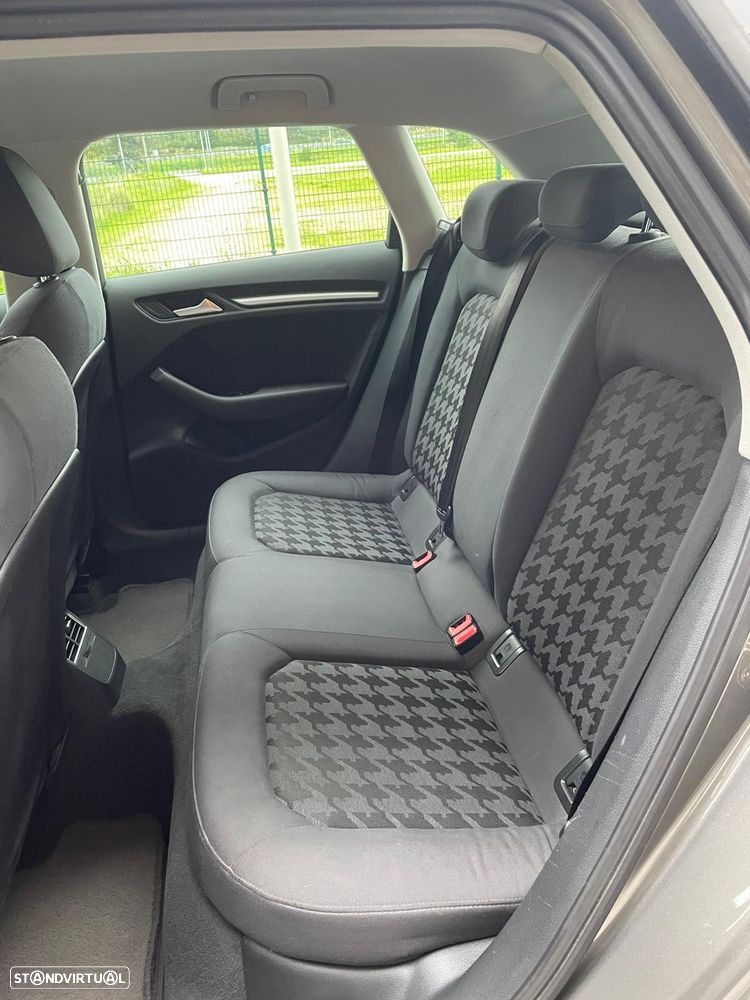 Audi A3 Sportback 1.6 TDI Advance - 13