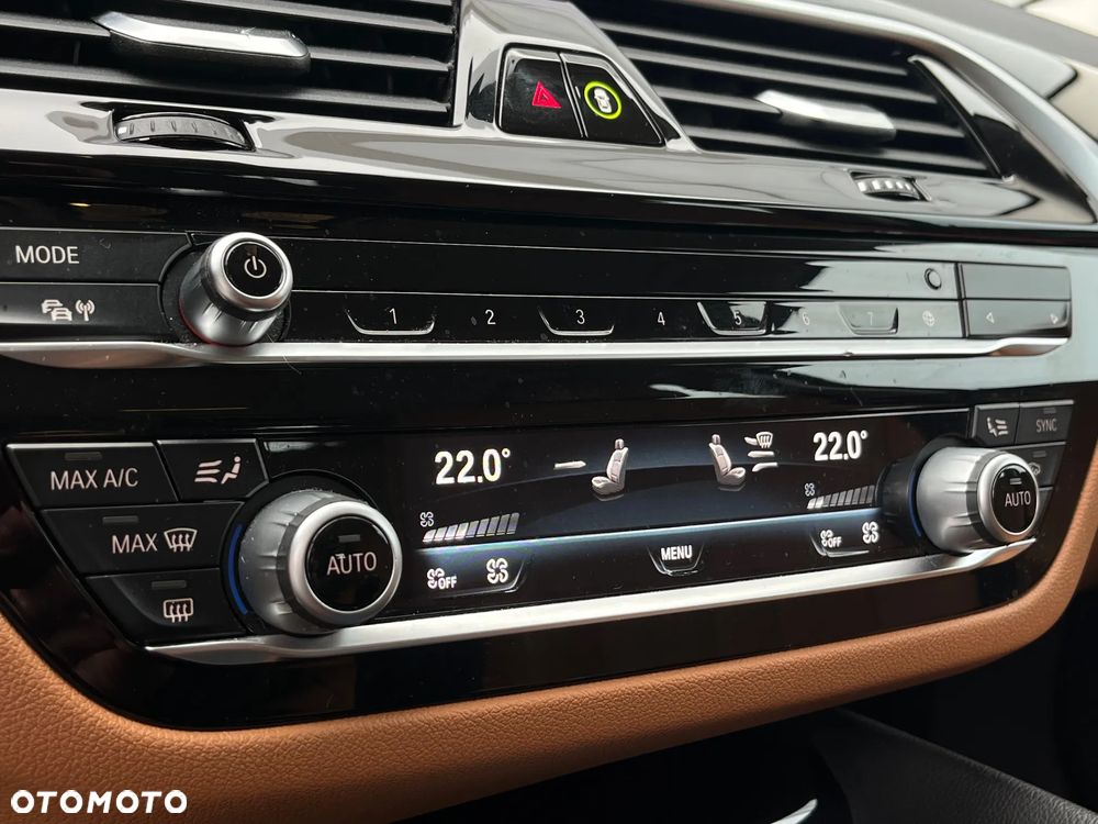 BMW Seria 5 520d xDrive Luxury Line - 27
