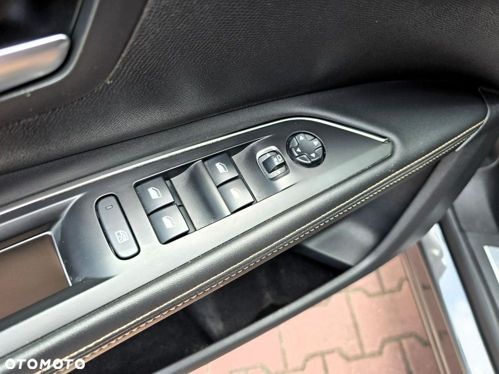 Peugeot 5008 1.6 PureTech GT Line S&S EAT8 - 20