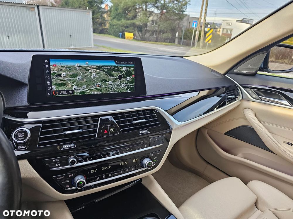 BMW Seria 5 520d xDrive Sport Line sport - 14