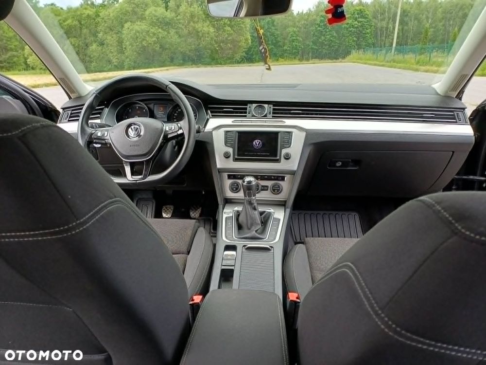 Volkswagen Passat - 13