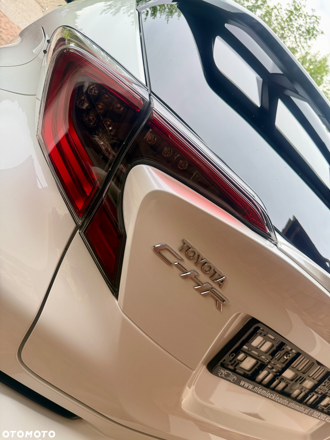 Toyota C-HR Hybrid Style Selection - 8