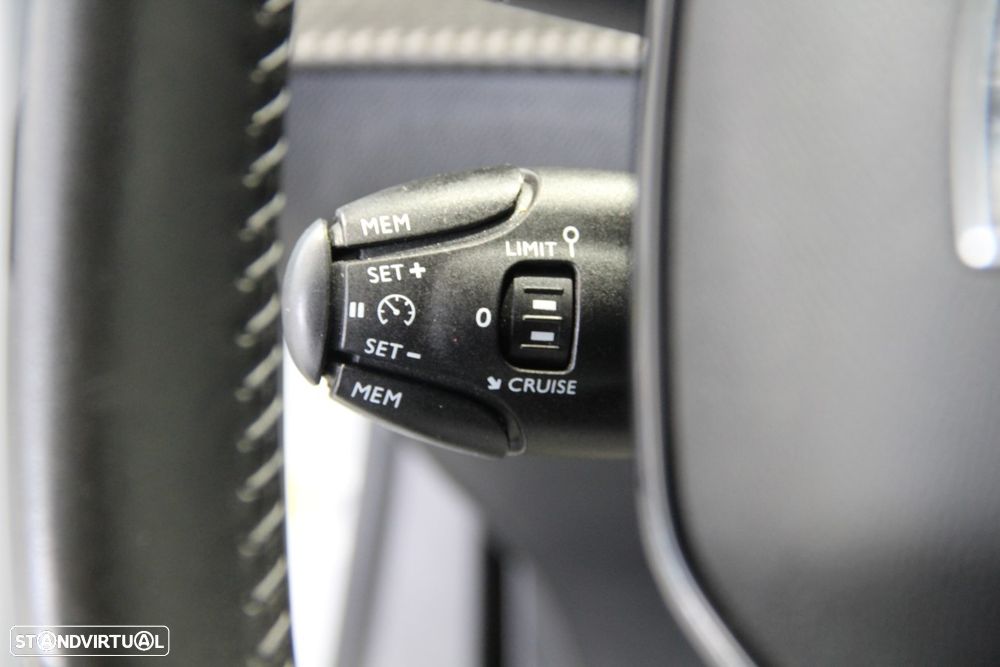 Peugeot 2008 1.2 PureTech Active Pack - 13