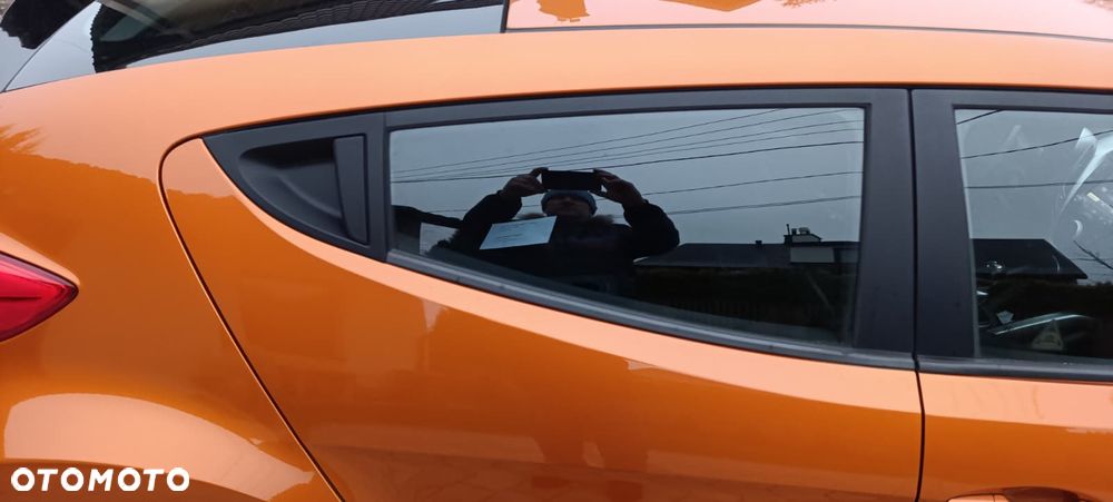 Hyundai Veloster - 10