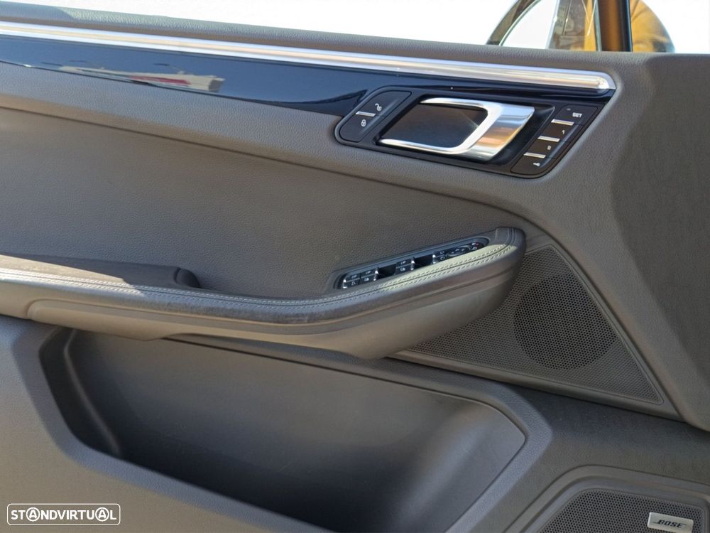 Porsche Macan S - 46