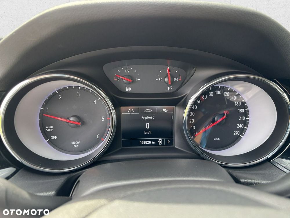 Opel Insignia - 17