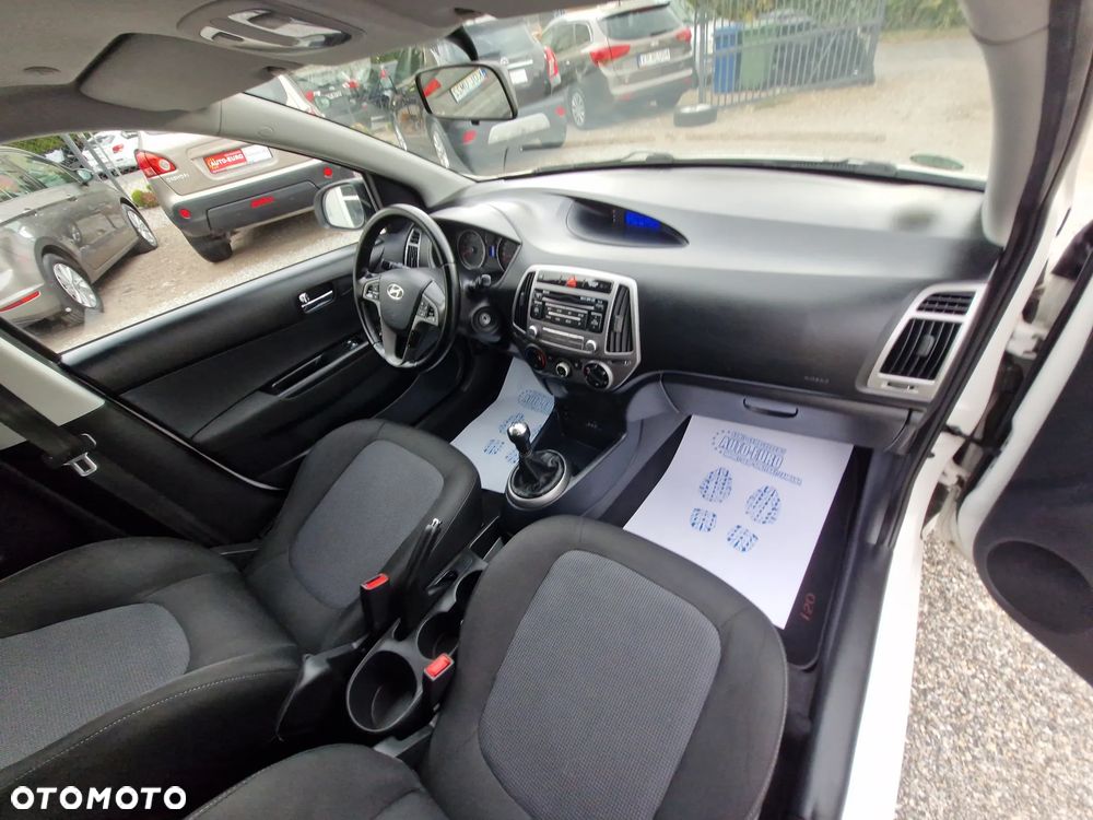Hyundai i20 - 25