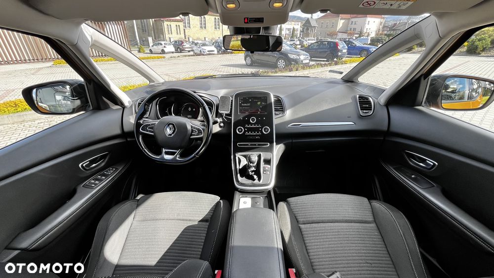 Renault Scenic ver-1-2-tce-energy-zen - 16