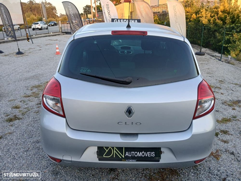 Renault Clio 1.2 16V GT - 10