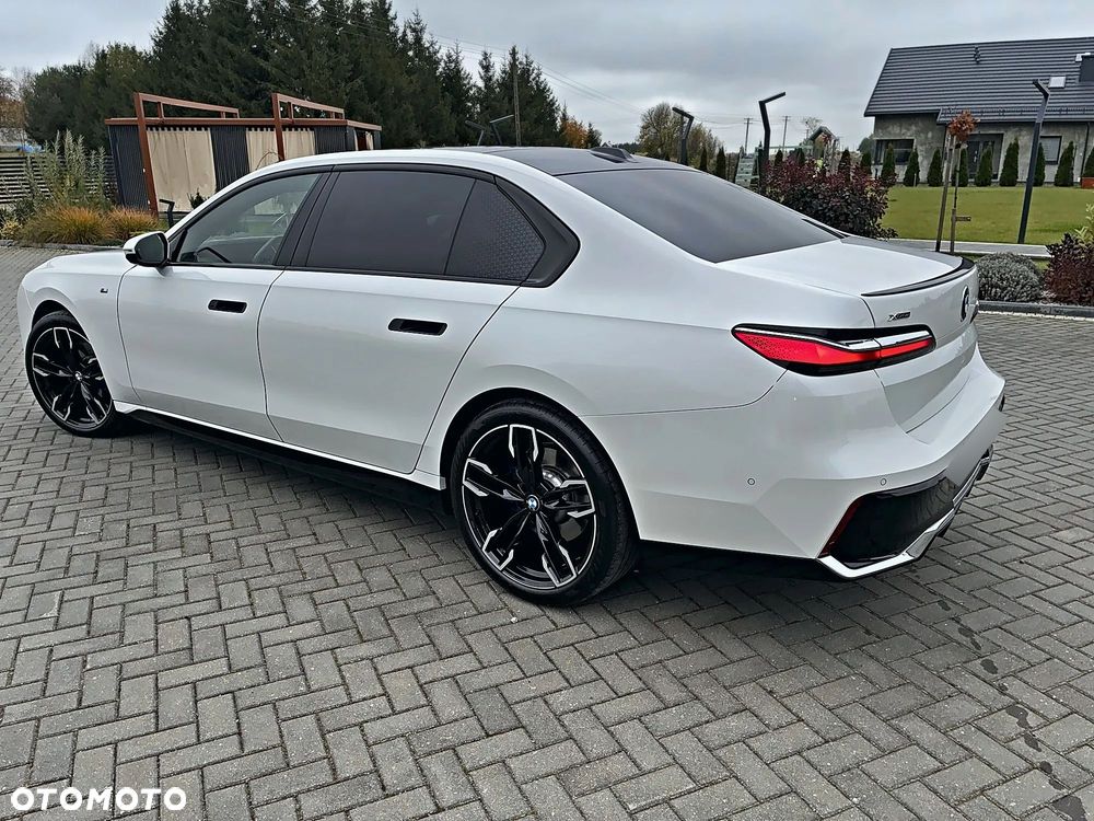BMW 7 Series 2025 photo 2