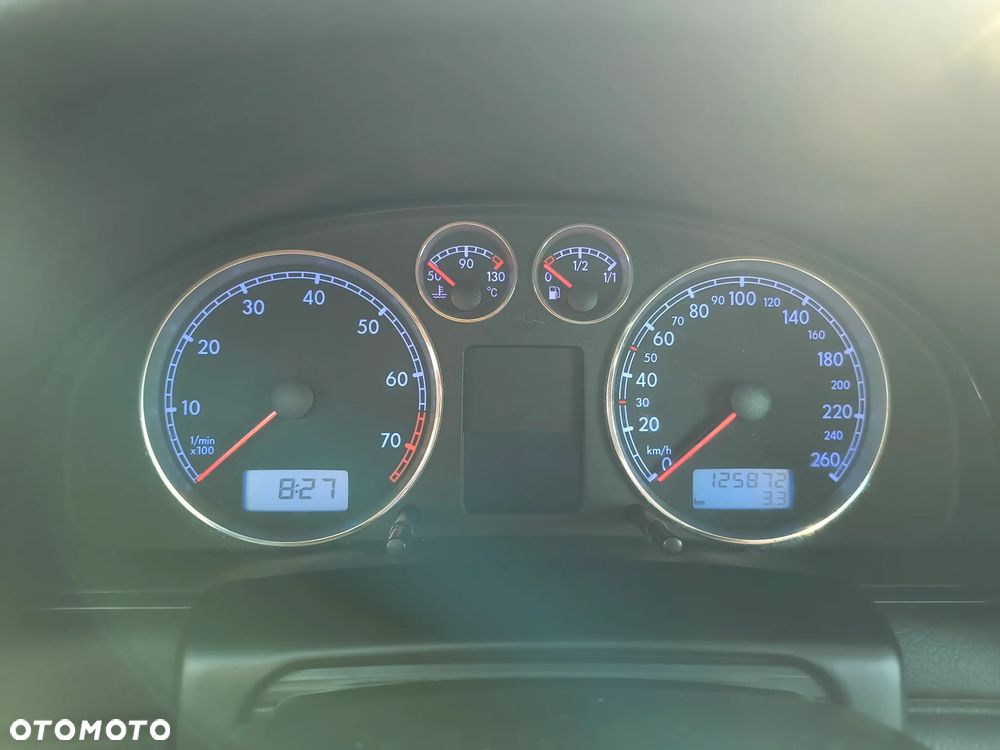 Volkswagen Passat - 8