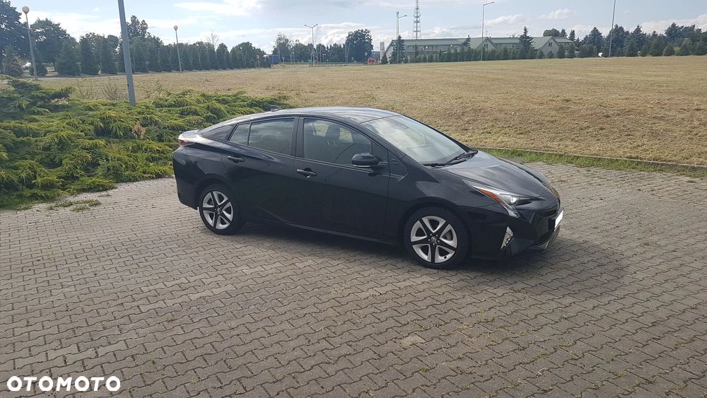 Toyota Prius Hybrid Executive - 11