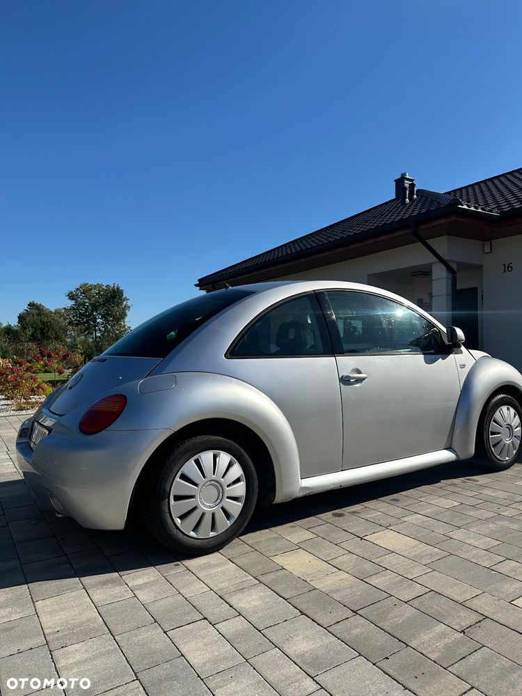 Volkswagen New Beetle 2.0 - 11