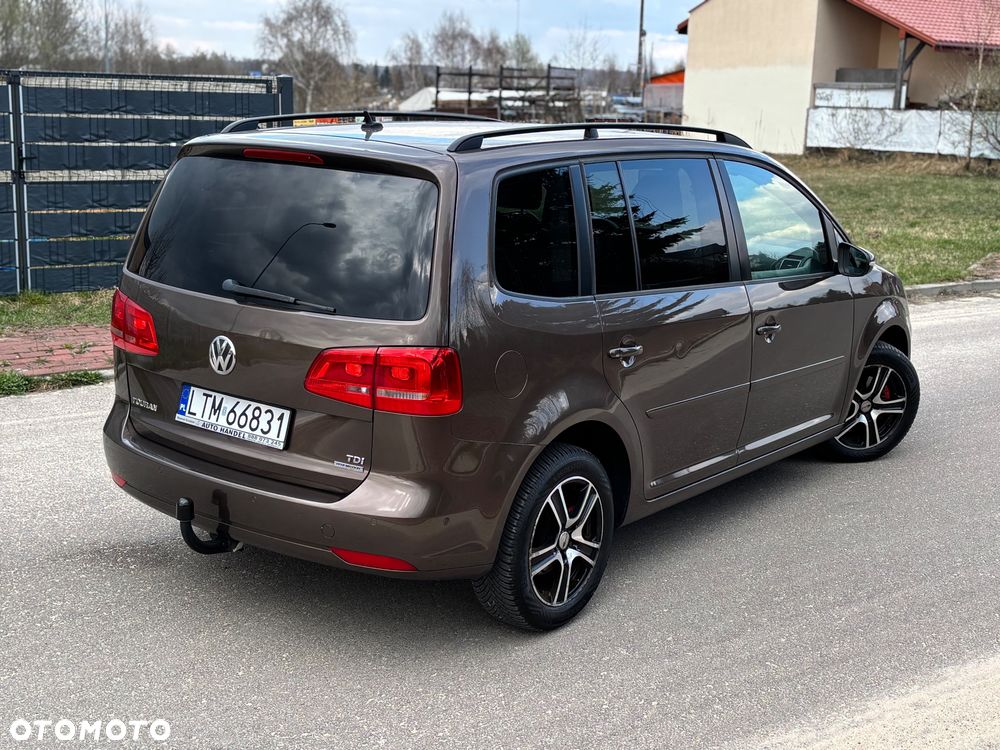 Volkswagen Touran - 26