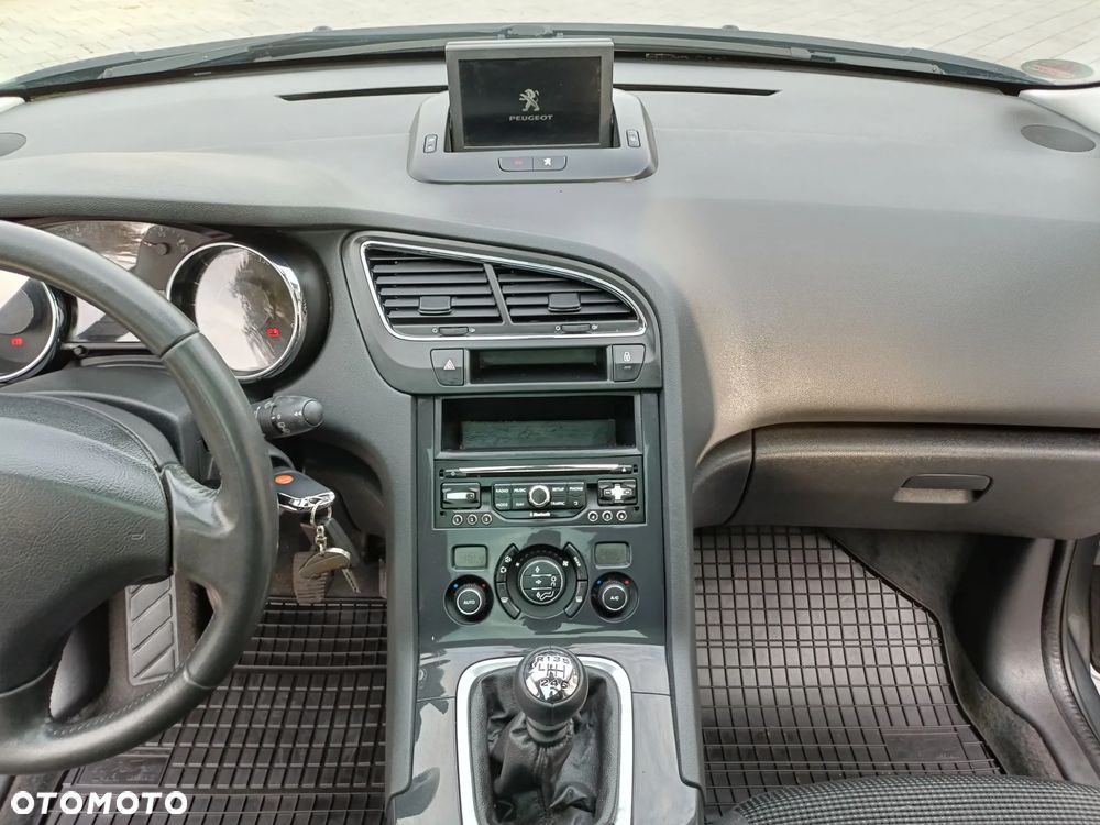 Peugeot 5008 - 25