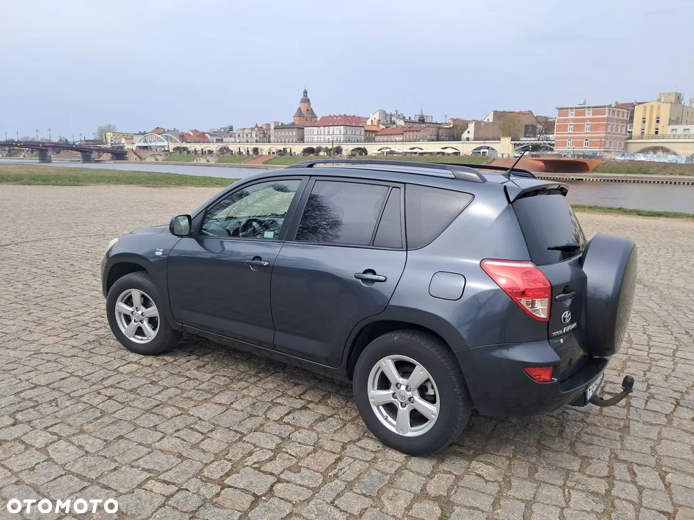 Toyota RAV4 - 3