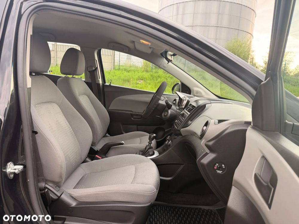 Chevrolet Aveo - 14