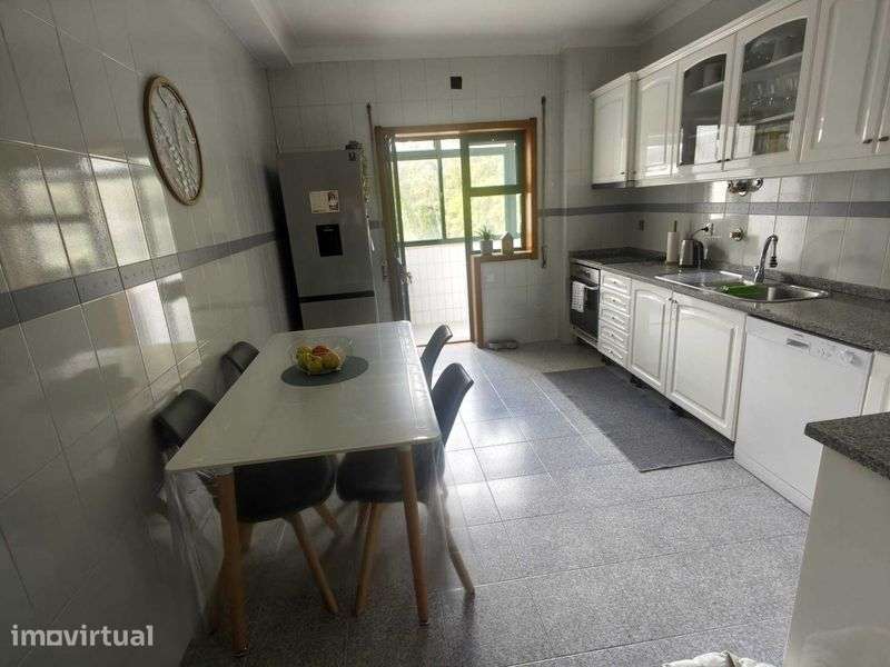Apartamento T2+1 C/Garagem Fechada - Grande imagem: 5/12