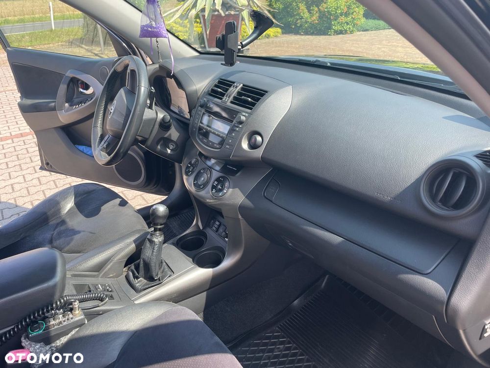 Toyota RAV4 - 10