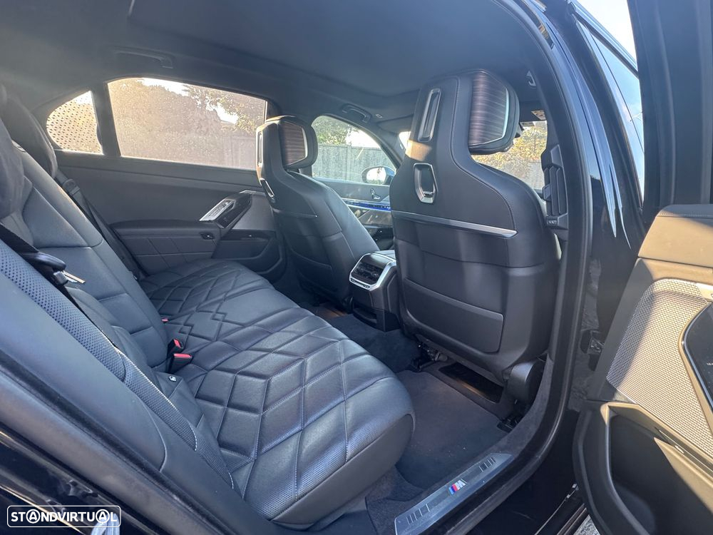 BMW i7 xDrive60 Pack Desportivo M - 10