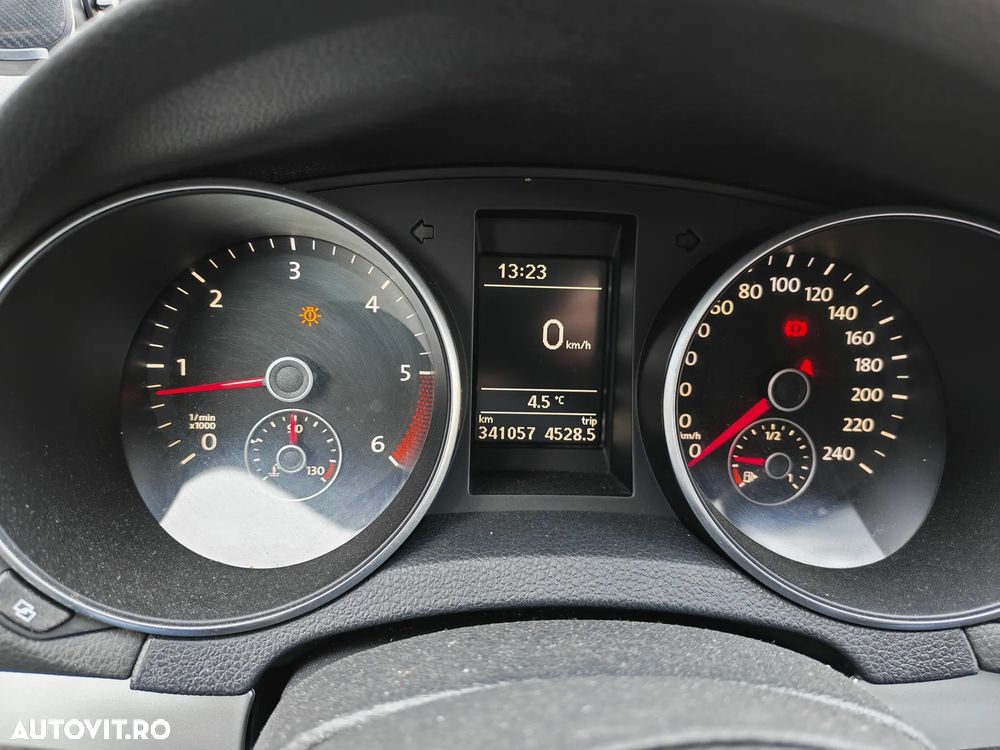 Volkswagen Golf 2.0 TDI DPF Highline - 12