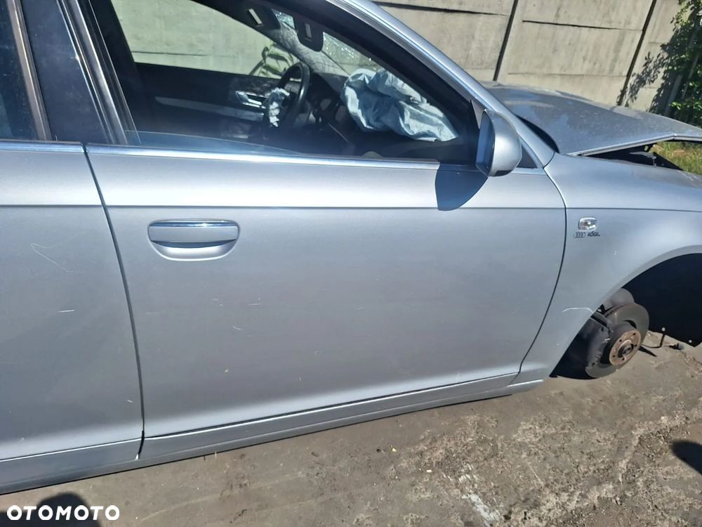 AUDI A6 C6 DRZWI PRZEDNIE PRAWE KOMPLETNE KOD LAKIERU LY7W - 1
