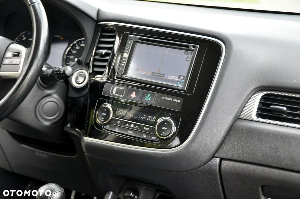 Mitsubishi Outlander - 27