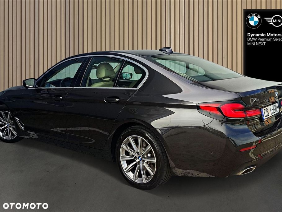 BMW Seria 5 520d xDrive MHEV - 3
