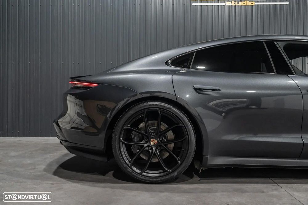 Porsche Taycan 4 - 39