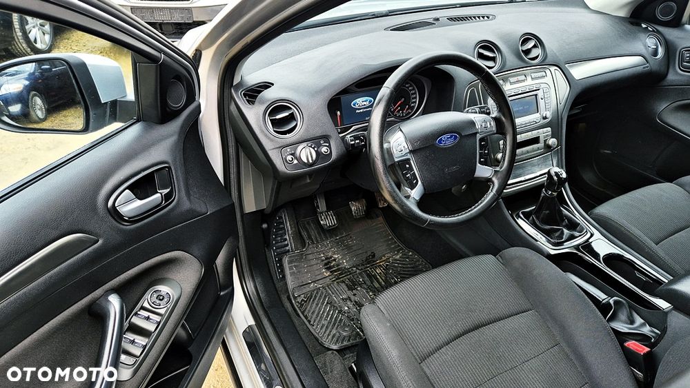 Ford Mondeo 2.0 Platinium X - 32