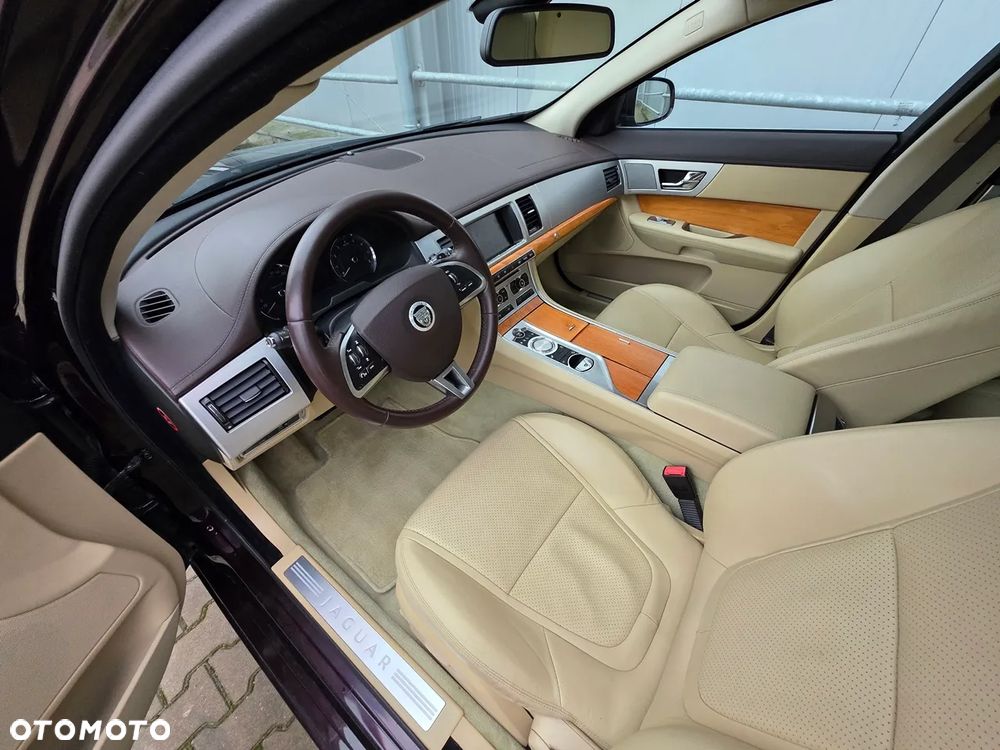 Jaguar XF 3.0 T R-Sport - 15