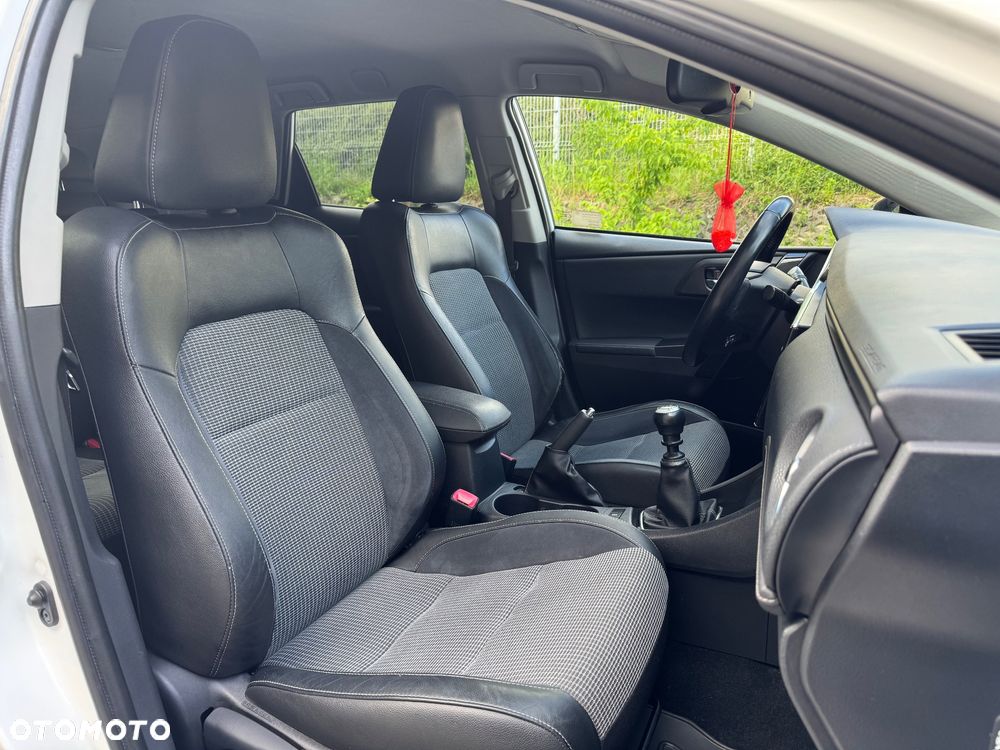 Toyota Auris 1.6 D-4D Premium - 7