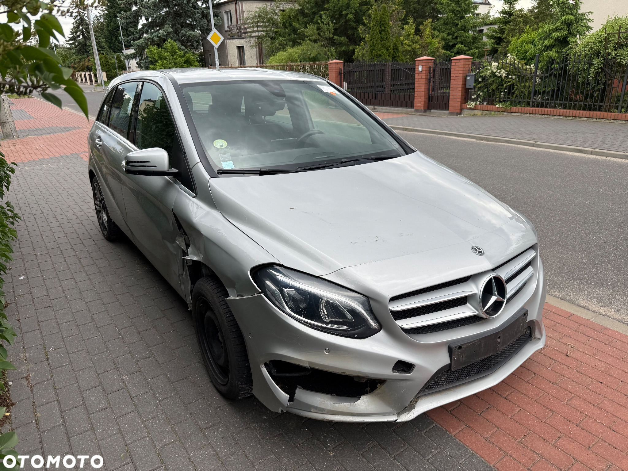 Mercedes-Benz Klasa B 180 d AMG Line - 2