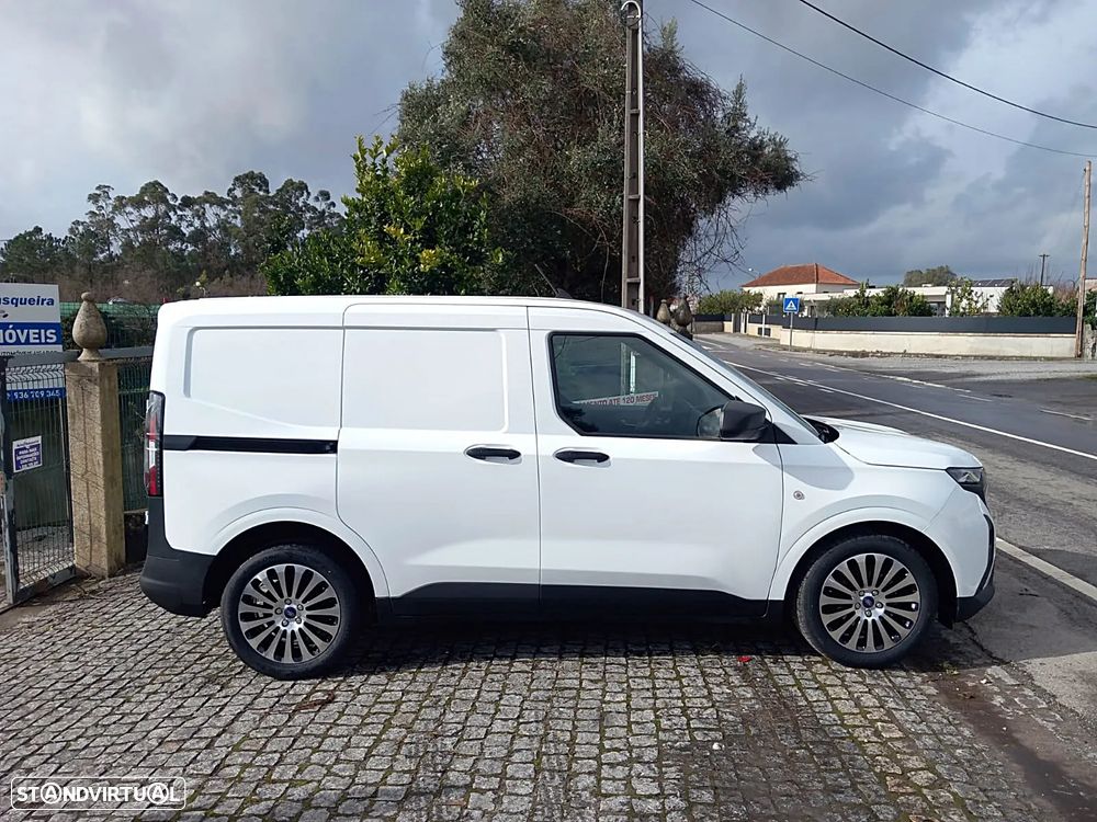 Ford Transit Courier - 8