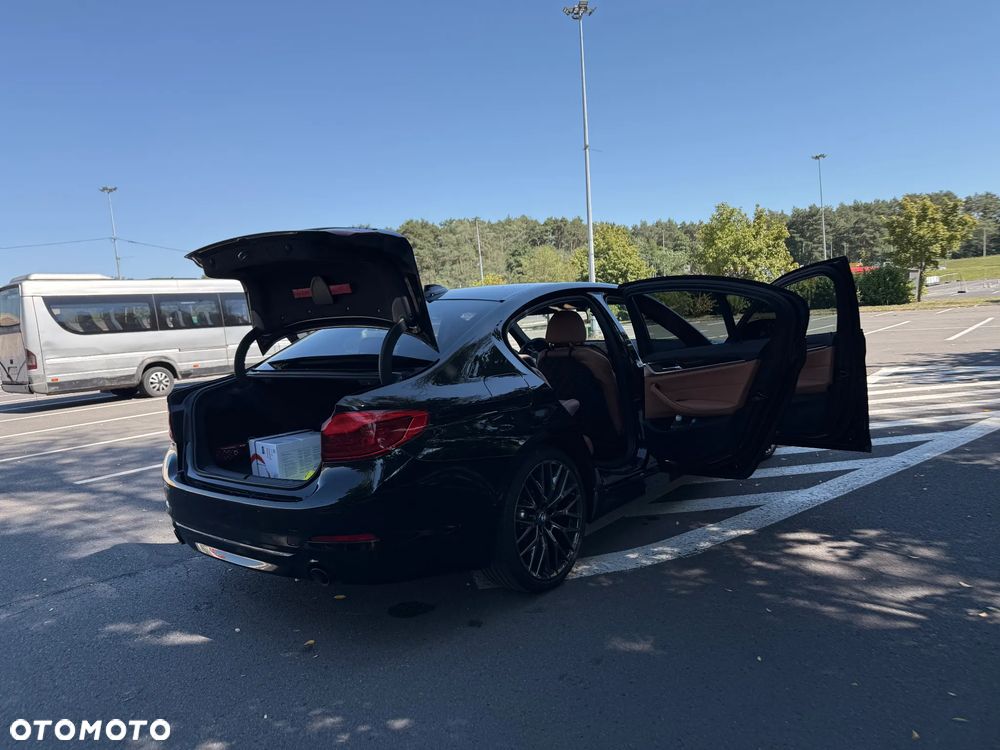 BMW Seria 5 525d Sport Line sport - 4