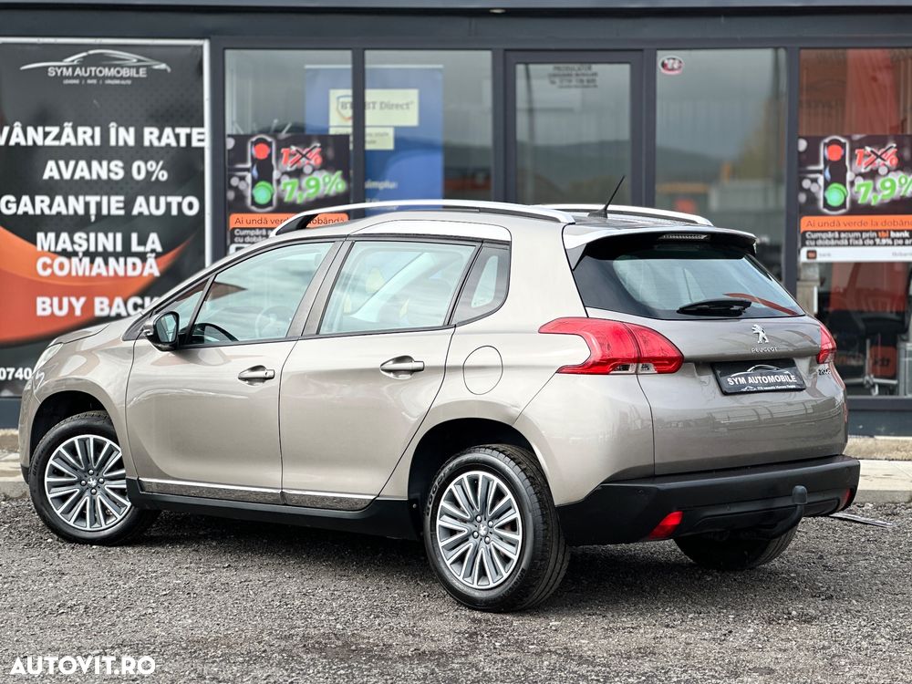 Peugeot 2008 1.2 L PureTech Allure - 4